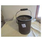 TIN CREAM CAN W/ WOOD BALE HANDLE & LID