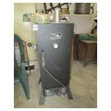 MASTER BUILT GAS SMOKEHOUSE COOKER -LIKE NEW
