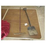 CHILD'S GARDEN RACK ; SHOVEL