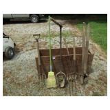 BIG WOOD COB BOX W/ LONG HANDLE GARDEN TOOLS