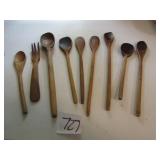 9 PIECES EARLY TREENWARE