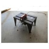BLACK & DECKER ROUTER W/ STAND