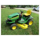 WOW!  LIKE NEW JOHN DEERE LA 165 ,100 SERIES LAWN