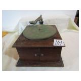 TABLE TOP VICTOR VICTROLA -MISSING PARTS