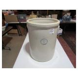 12 GAL. BUCKEYE POTTERY CO CROCK W/ CRACK IN BOTTM