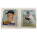 (56) 1960s Baseball Cards with Hall of Famers