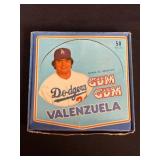 Fernando Valenzuela Gum Set with Cards
