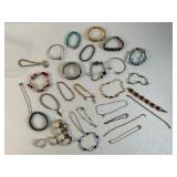 Lot of 29 pcs Bracelets / 1 with Earring set
