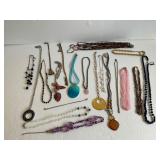 Lot of 20 Necklaces