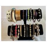 Lot of 20 Vintage Bracelets / Bangles