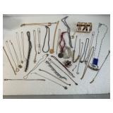 Necklaces Bracelets & Brooch Pendant 33 pcs