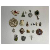 Lot of 20 Pendants