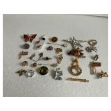 Lot of 30 Vintage Pins / Brooches / Lapel Pins