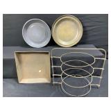 Wire Pie Pan Holder with Tin Pans