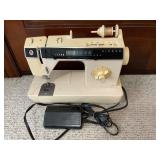 Singer Sewing Machine 290C