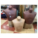 3 Mannequins