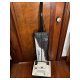 White Westinghouse Vacuum-Untested