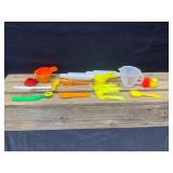 Fisher-Price Measuring Cups/Spoons, Various Dishes