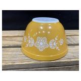 Pyrex Butterfly Gold #401 1.5 Pint Bowl