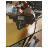Duracraft 5.5in Heavy Duty Bench Vise
