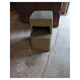 Rubbermaid Rolling Step Stool