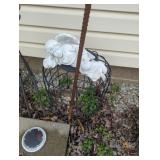 Outdoor Decor and Metal Baskets Lot