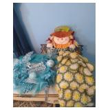 Seasonal Dï¿½cor and Crochet Blanket