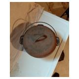 Griswold No. 8 Dutch Oven with Trivet