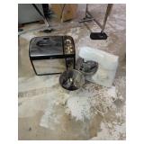 Bread Maker and Stand Mixer Lot