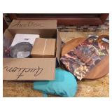 Kitchen and Decor Auction Lot