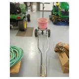 EarthWay Push-Pull Broadcast Spreader