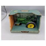 Ertl 1/16 Scale John Deere Model B