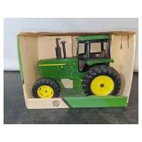 Ertl 1:16 John Deere 4455 Tractor