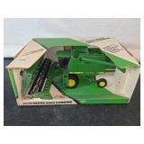 Ertl John Deere 9500 Combine