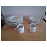 Crate & Barrel Staccato Dinnerware Set