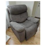 Electric Recliner From Pet-Friendly Home