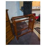 Wooden Quilt Rack with Side Slats