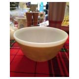 7.5" Pyrex Mixing Bowl