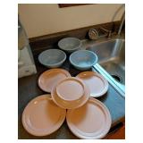 Melamine and Rubbermaid Dish Lot