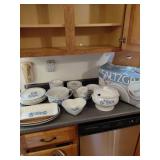 Pfaltzgraff Yorktowne Dinnerware Set