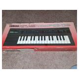 Yamaha PortaSound PSS-130 Keyboard