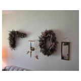 Wall Decor Lot With Wreaths