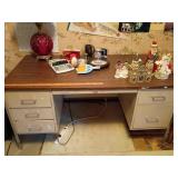 Metal Desk With F8ve Drawers