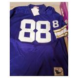 Mitchell & Ness 1975 Alan Page Jersey