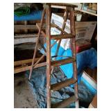 Wooden Step Ladder, 5 Feet