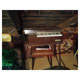 Magnus Electric Chord Organ