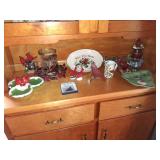 Cardinal-Themed Decorative Collection