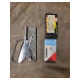Arrow P22 Plier Stapler with Staples