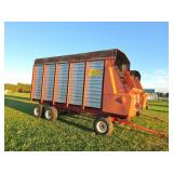 H&S 734 Forage Wagon with 24,000 lb Gear