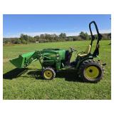 John Deere 2720 HST with loader